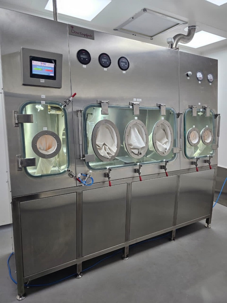 ایزولاتور و گلاوباکس در صنایع دارویی و تحقیقاتی